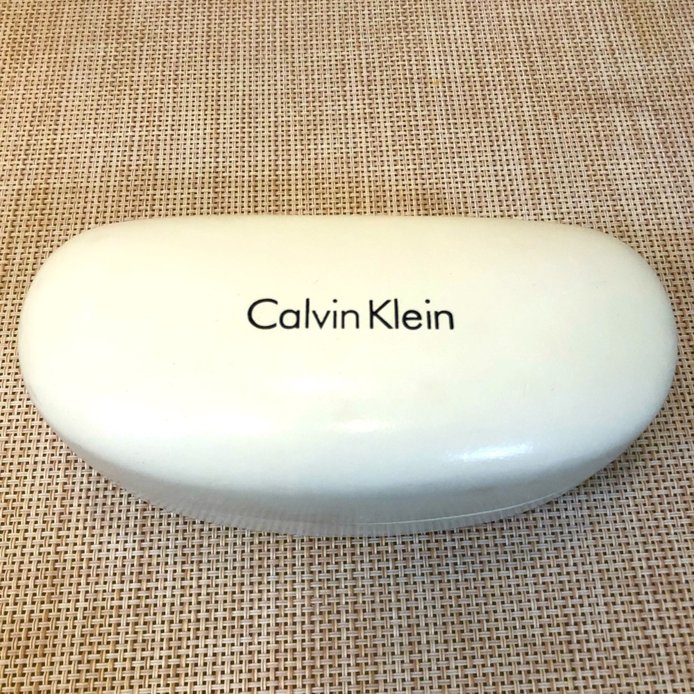🤍Calvin Klein White Hard Shell Sunglasses Case